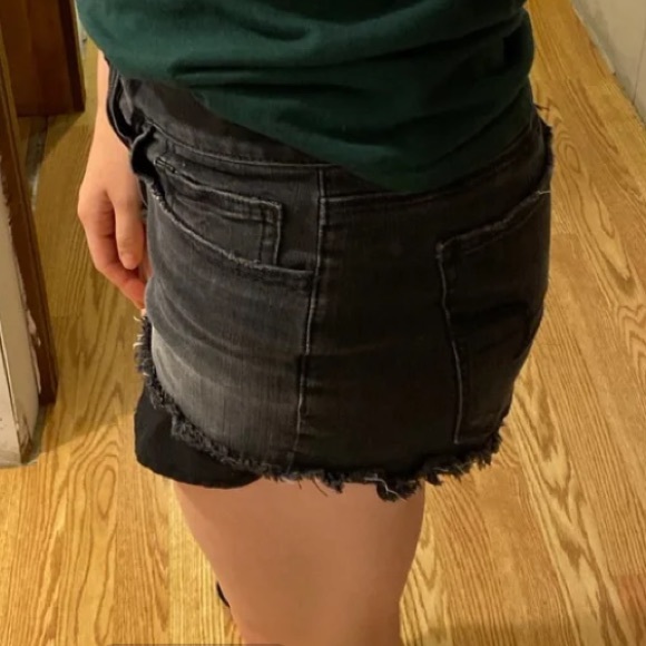 American Eagle Shorts - Picture 2 of 3
